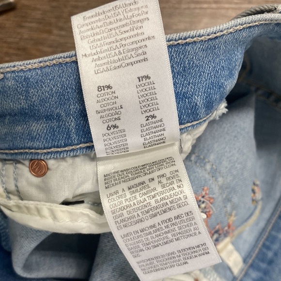 MOTHER THE INSIDER CROP STEP FRAY IN CRAFTY SIDE EMBROIDERED LIGHT WASH HI RISE - Picture 15 of 16